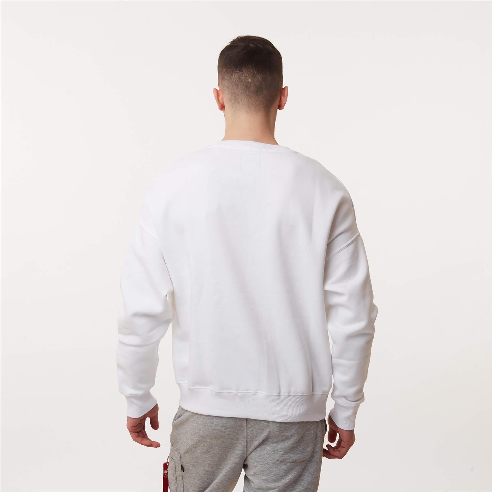 Alpha Industries BASIC OS SWEATER Industries clothing \\ \\ #Recommended Men Brands \\ Ellesse | Sweatshirts brands Alpha \\ Men\'s \\ #Brands Men WHITE clothing \\