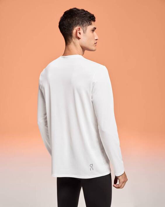 On Running CORE LONG-T Undyed-white 1ME10750864