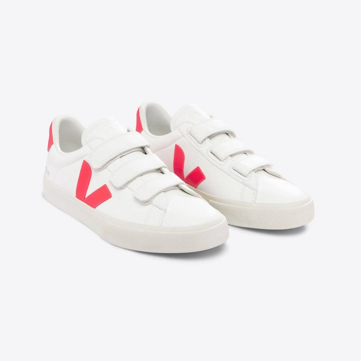 Veja RECIFE CHROMEFREE LEATHER WHITE/ ROSE FLUO