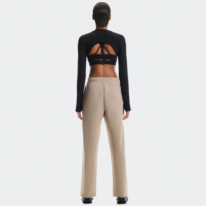 On Women's Focus Tech Sweatpants Desert 1WF30390603