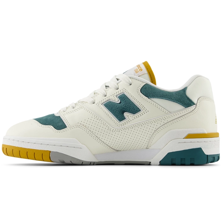 New Balance Cream Sneakers 550 BB550VRA