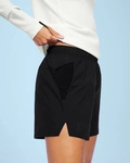On Running ESSENTIAL SHORTS Black 1WE11830553
