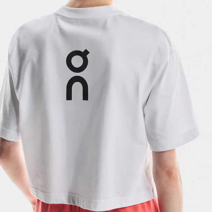 On Women's T-shirt Club Boxy-T White 1WF11120069